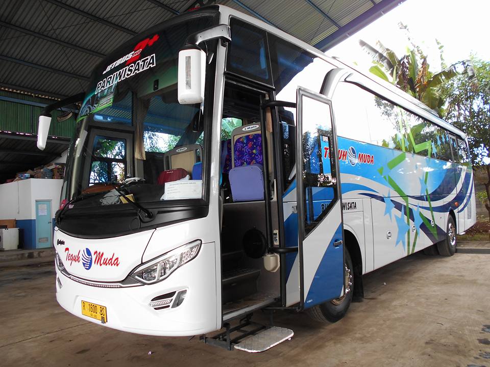 PO Teguh Muda: Mengarungi Jalan Raya dengan Sentuhan Kemewahan dan Kenyamanan