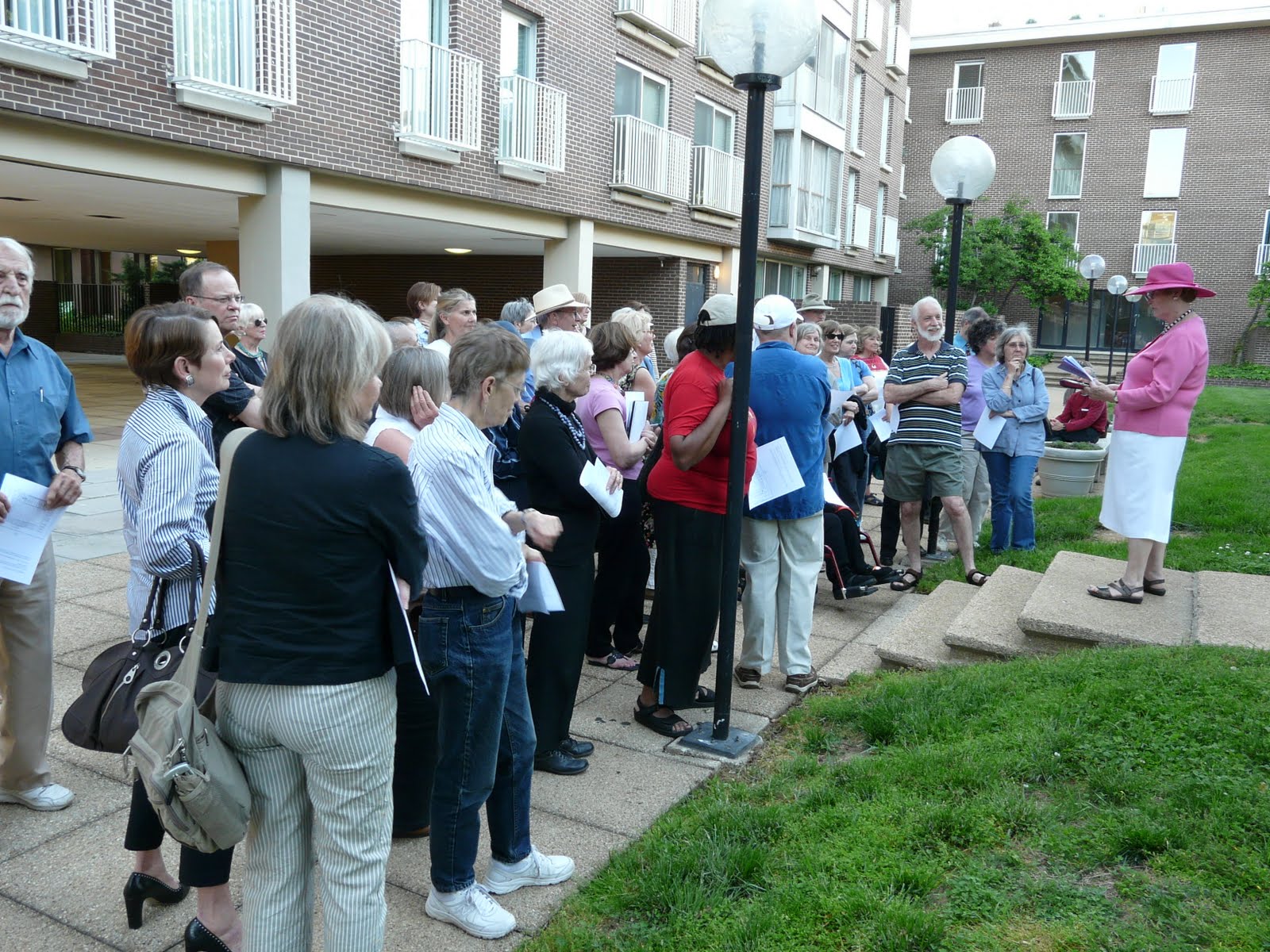 Capitol Hill Garden Club Magical May Walk at Harbour Square