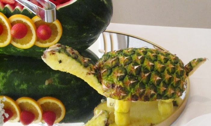Amazing pineapple carving art most unbelievable Amazing pineapple carving art most unbelievable