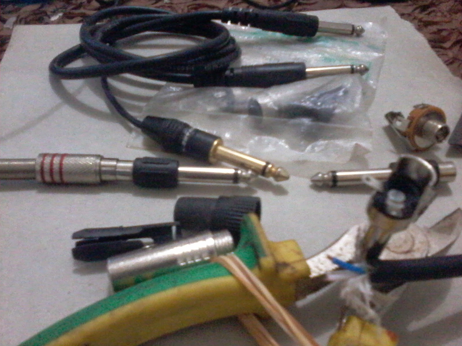 Teknik Dasar Elektronika Dalam Menyolder Kabel Jack Guitar Listrik