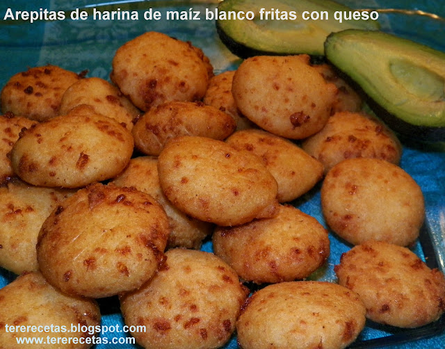 
arepitas De Maíz Blanco Con Queso Fritas.
