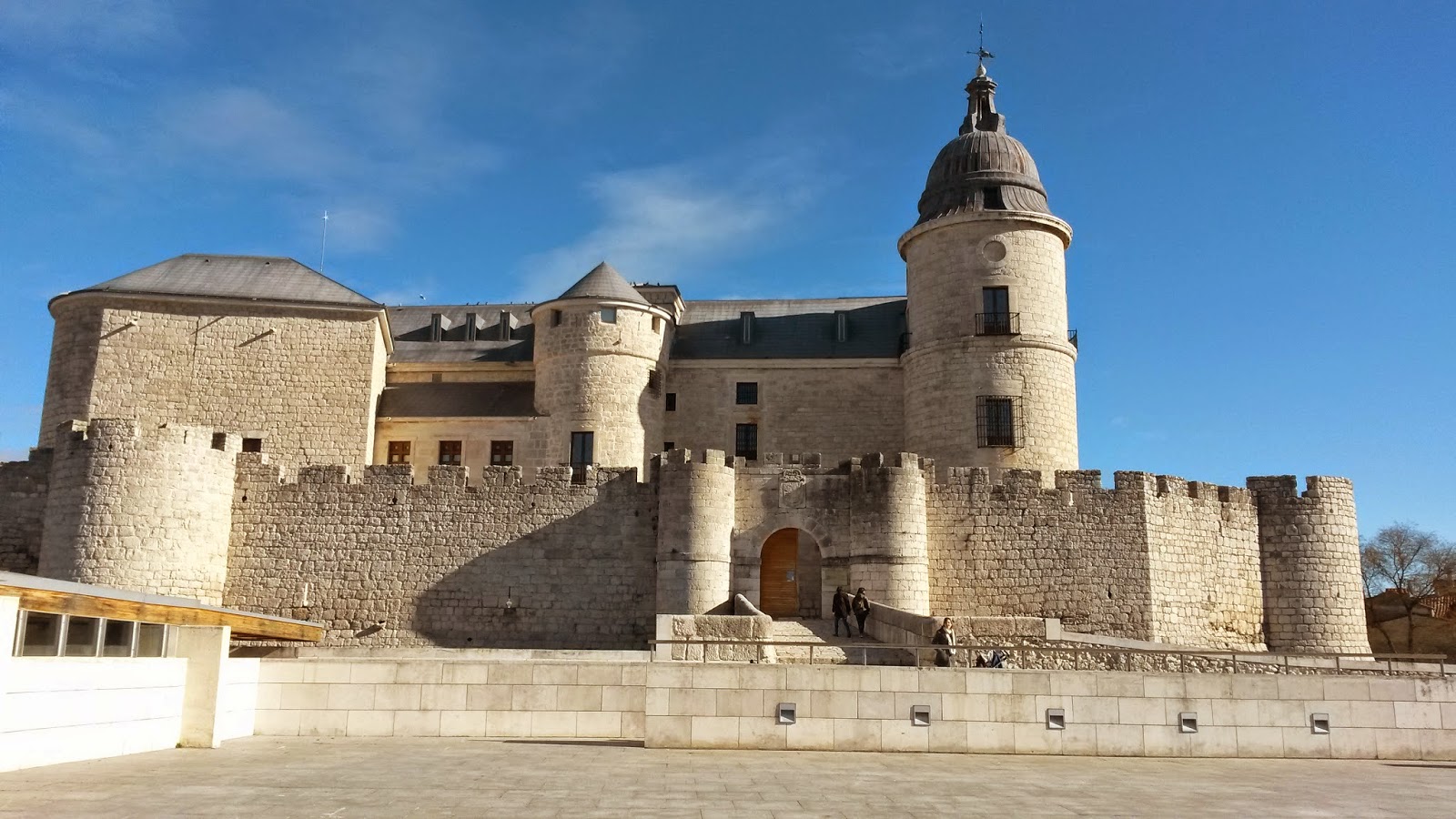 Castillo de Simancas, Archivo General de Simancas, dónde se recogen todos los papeles pertenecientes a la corona.