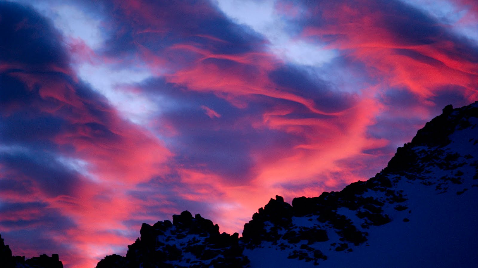 http://4.bp.blogspot.com/-R4ToccRXFDg/ThIyTwe4xWI/AAAAAAAAKxc/BylXI5hAZAQ/s1600/Lenticular-Clouds-at-Sunset-Over-Lamarck-Col-Sierra-Nevada-Mountains-California.jpg