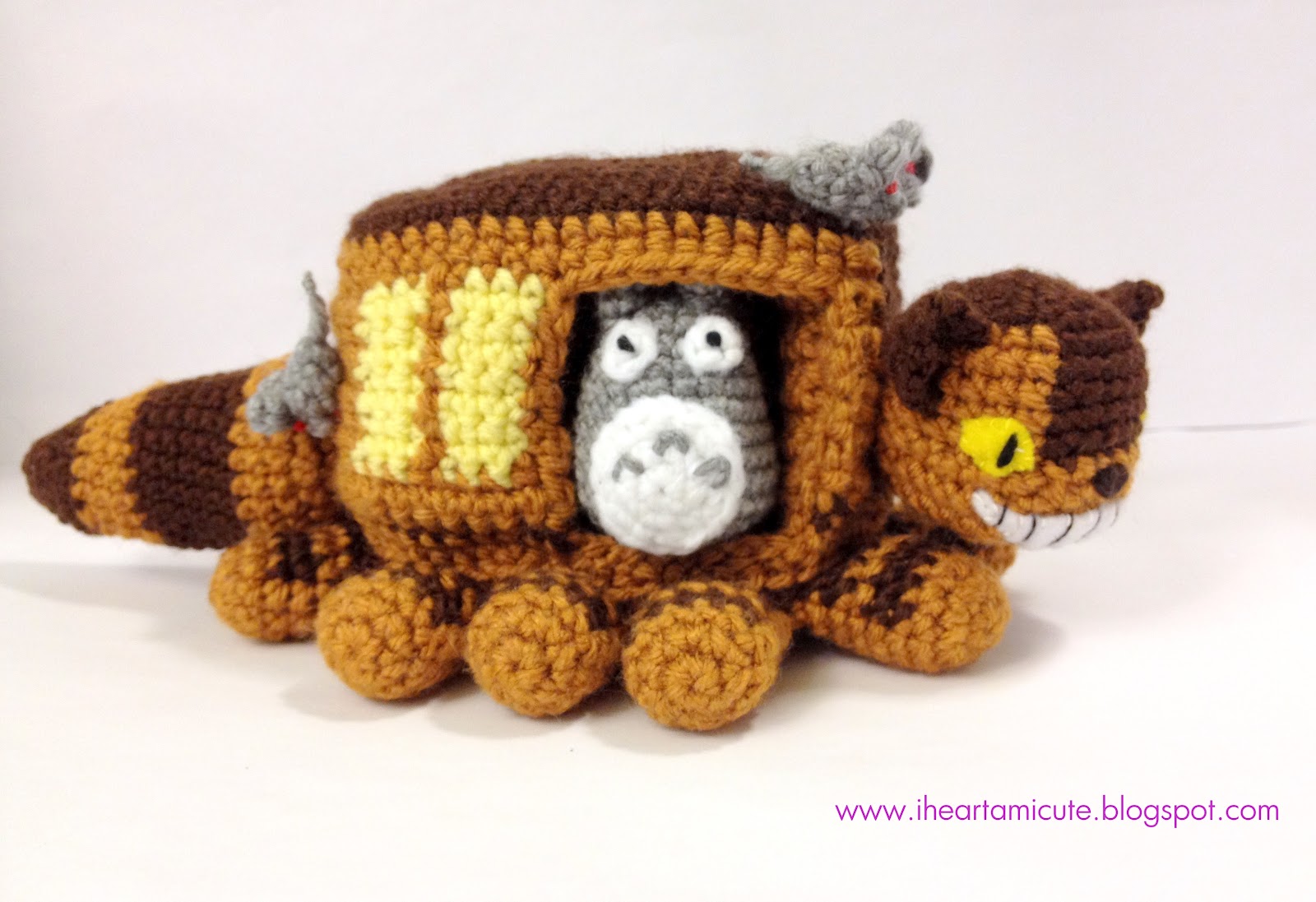 i amicute: the cat bus coming to a bus stop near you