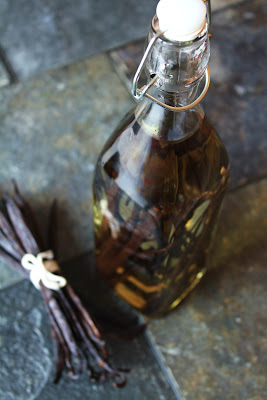 making vanilla extract, vanilla beans