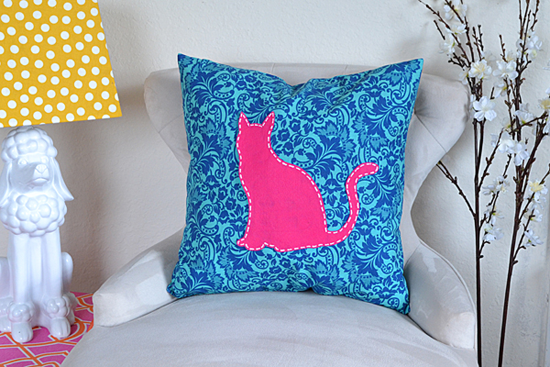 Ilovetocreate Blog The Cat And The Canary No Sew Applique Pillow
