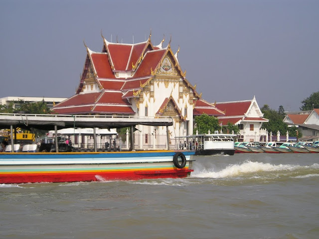 A beautiful temple along Chao Phraya River in Bangkok, Thailand A beautiful temple along Chao Phraya River in Bangkok, Thailand