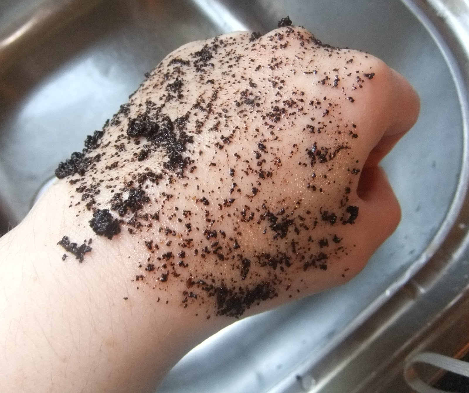 GretalRabbit Writes DIY Coffee Scrub )