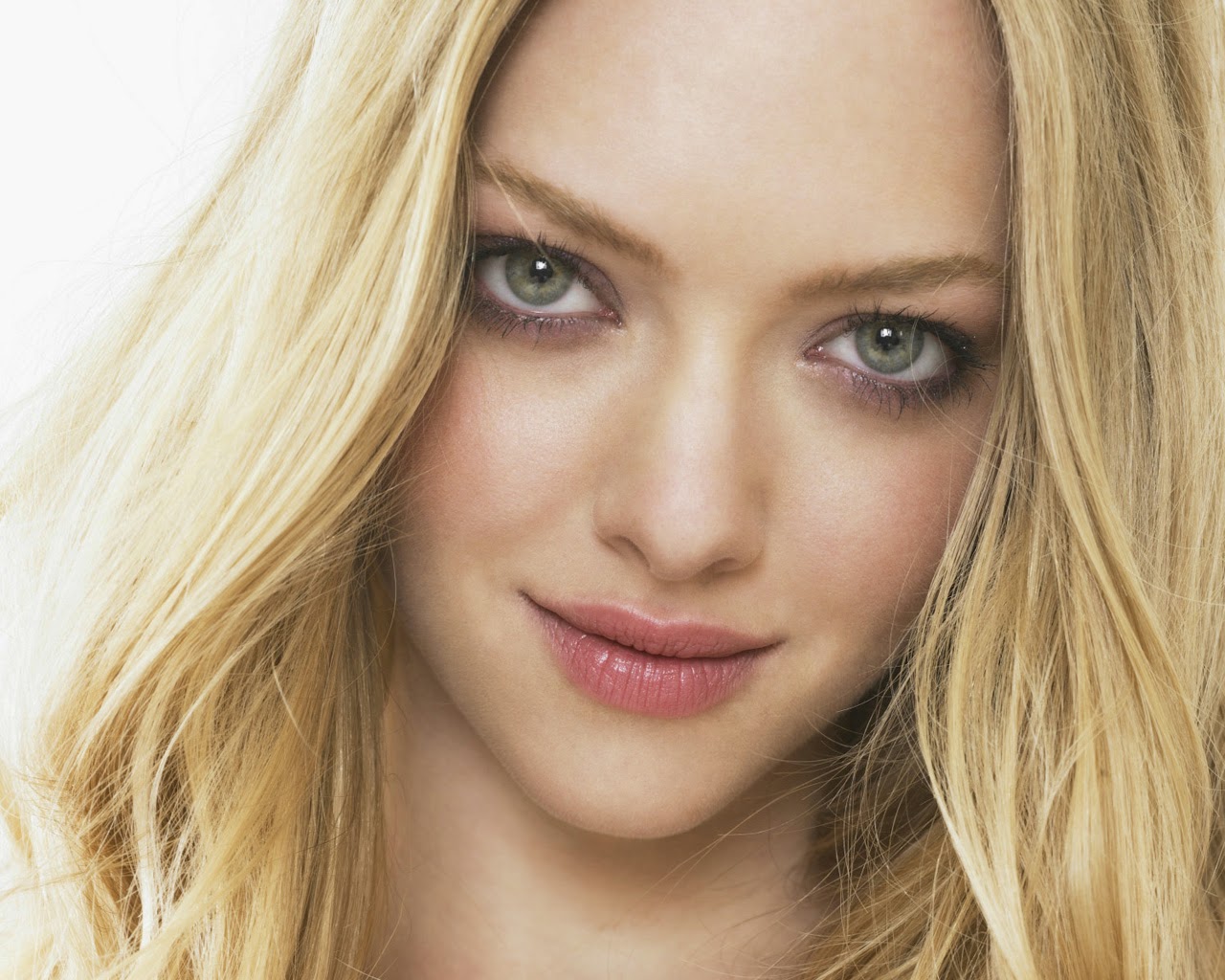 Amanda Seyfried HD Wallpapers