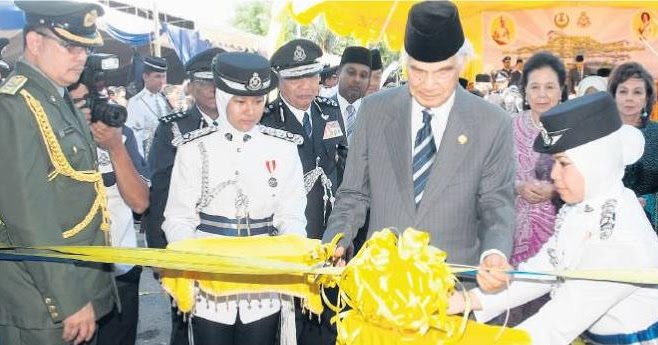 Maharum Bugis Syah (MBS) Sultan Azlan Rasmikan Kompleks IPD Taiping