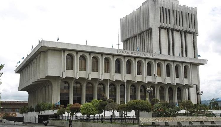 Corte Suprema de Justicia ordena a todos los magistrados continuar en sus cargos