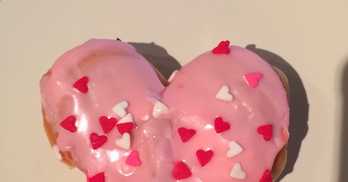 Cupid's Choice Donut From Dunkin' Donuts / ダンキンドーナツのキューピッド チョイス ドーナツ