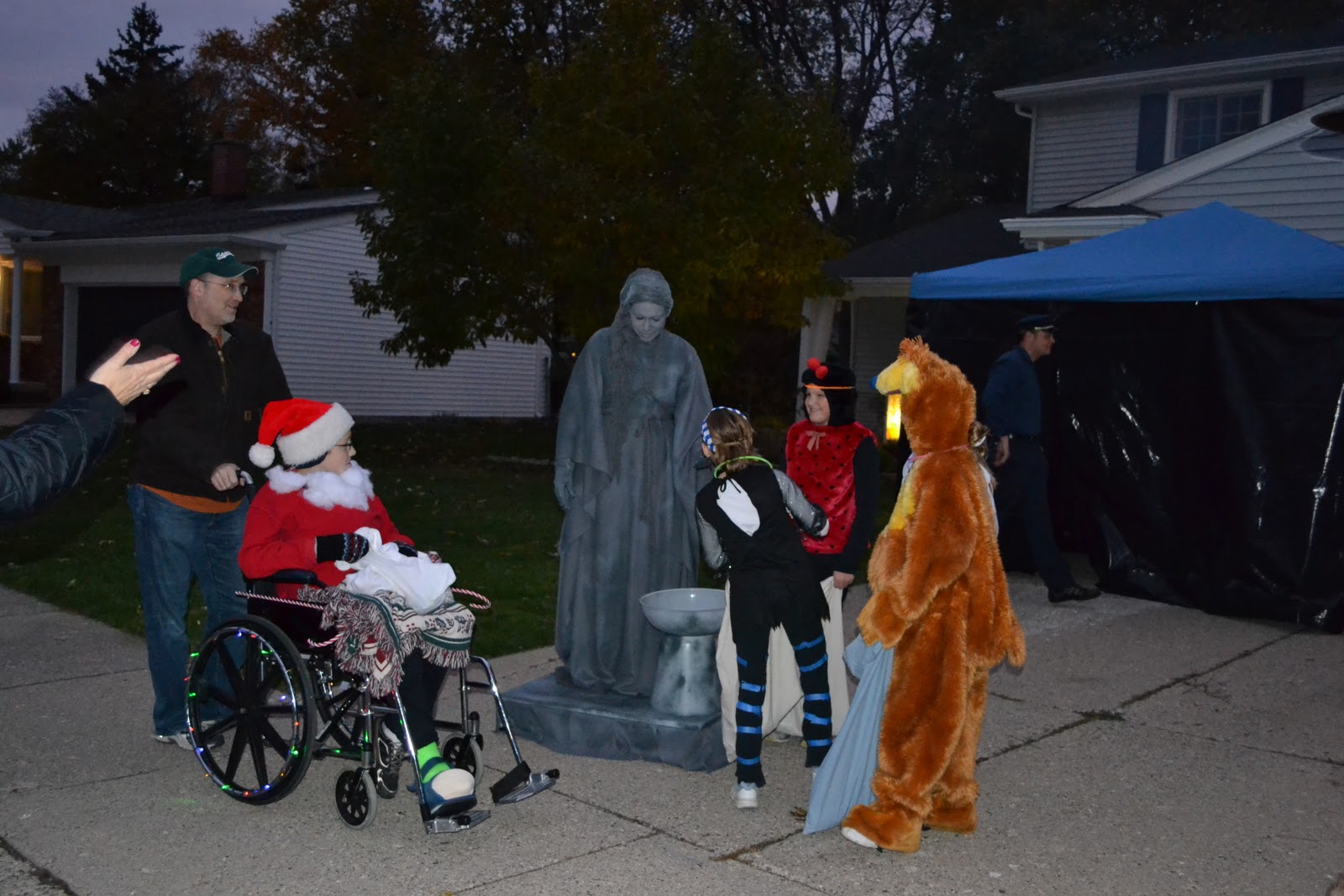 Craft Disasters and other Atrocities Living Statue Costume