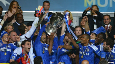 Chelsea - tropy Champions,
