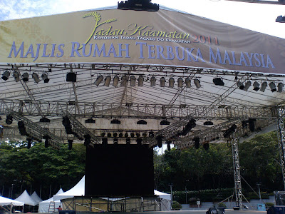 Rumah Terbuka Malaysia - Tadau Kaamatan 2011 Rumah Terbuka Malaysia - Tadau Kaamatan 2011