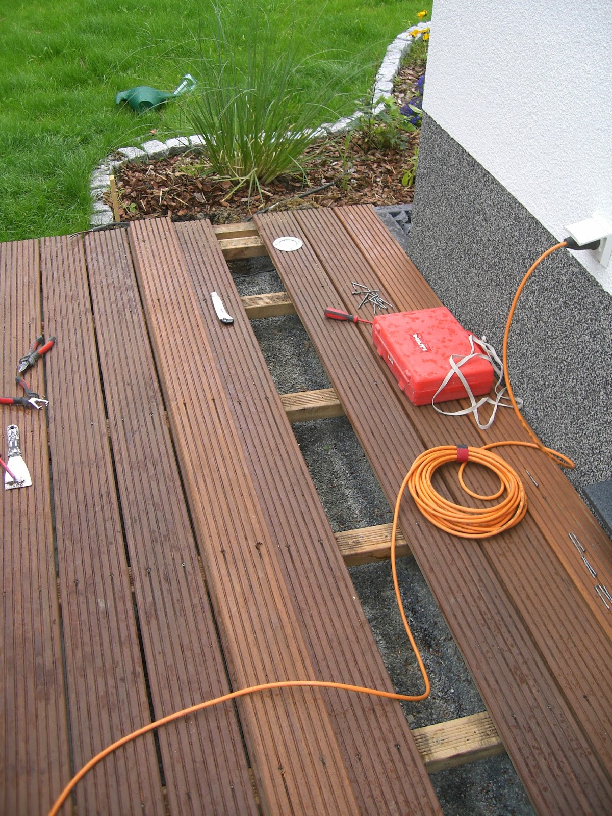 Baubericht Dachstrift Terrasse mit Bodenleuchten ausgestattet