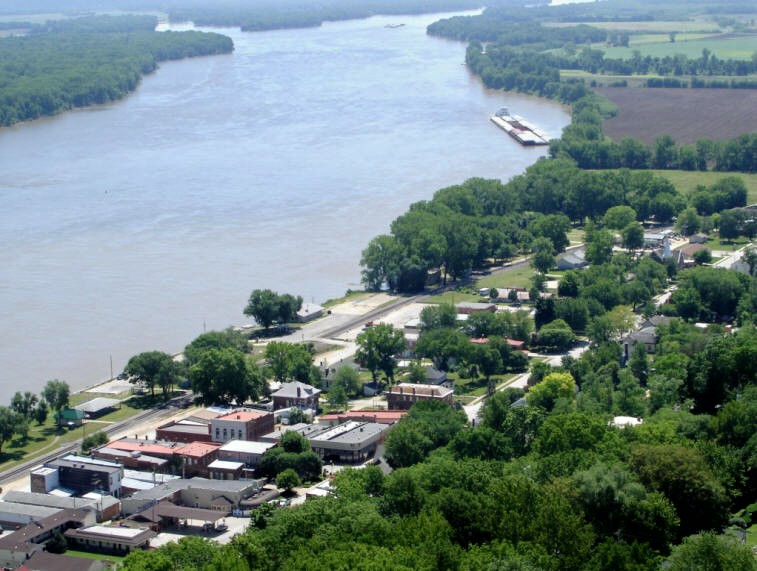 From City to Suburbia 113115 N. First Street Clarksville, Missouri