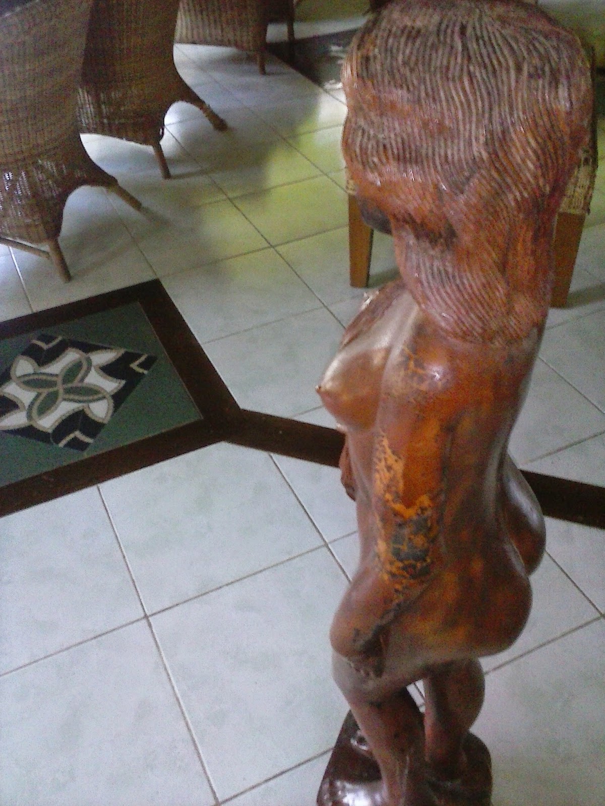 Female woodcraft sculpture Philippines