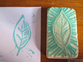 http://colestoucan.blogspot.com/2014/11/hand-carved-leaf-stamp-tutorial.html