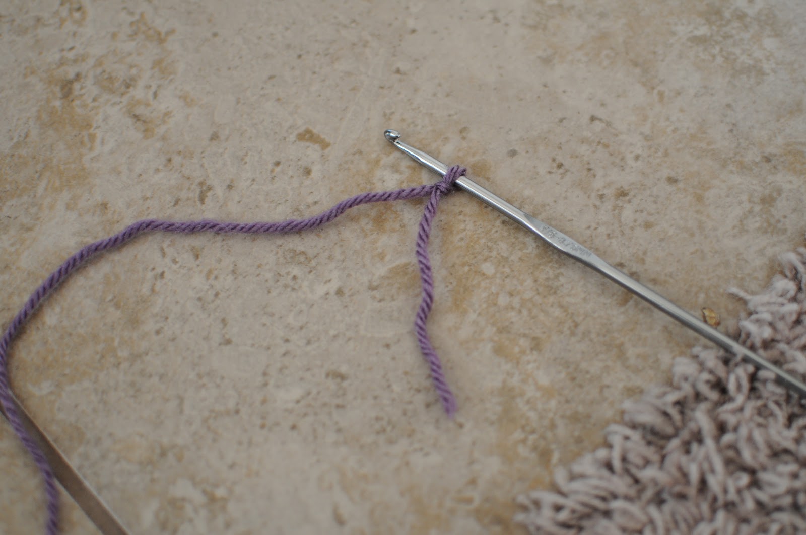... Derriere Designs: Crochet 101 Lesson 2: Simple Chain Stitch Tutorial