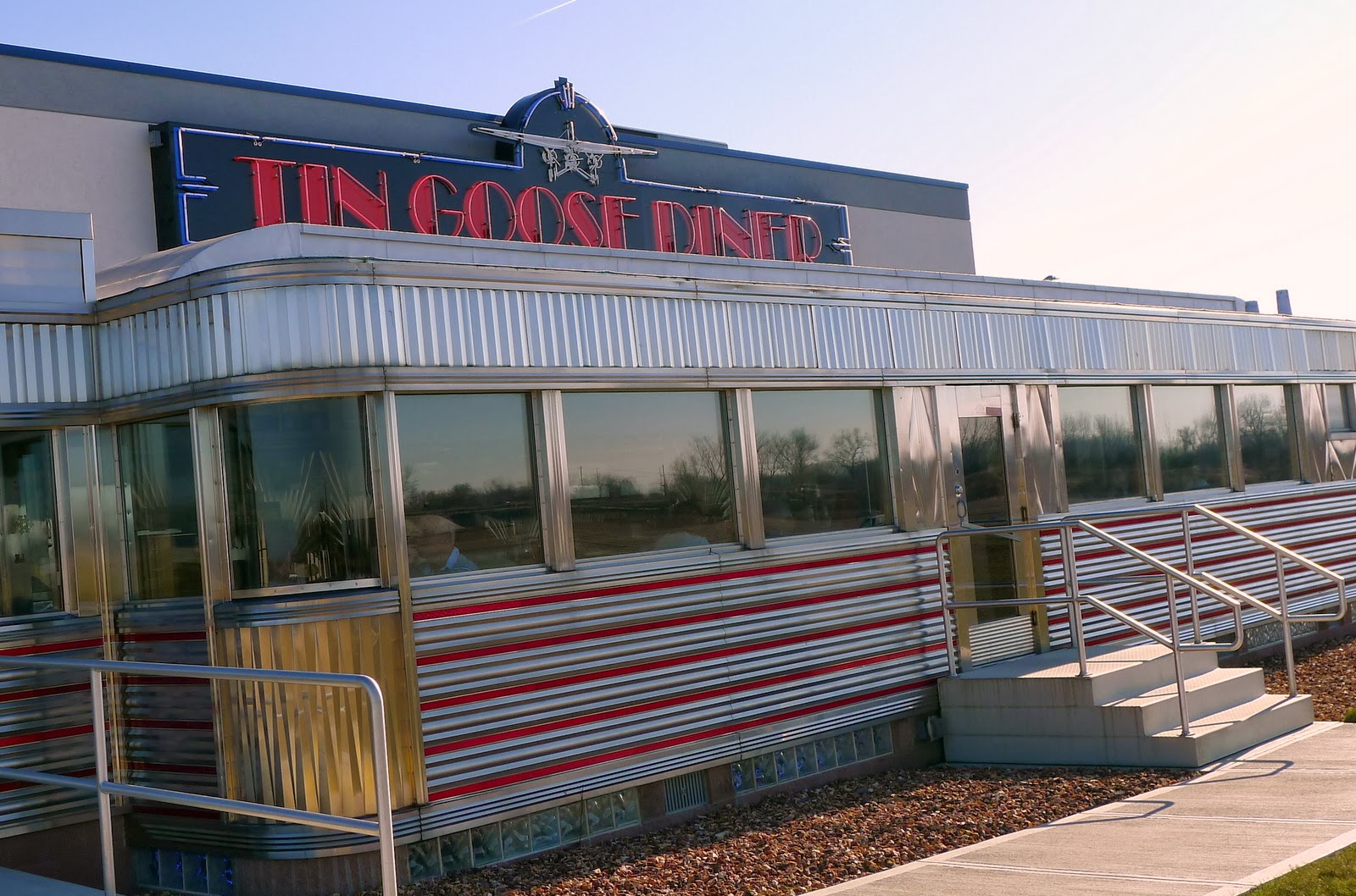 Schmetterling Aviation The Tin Goose