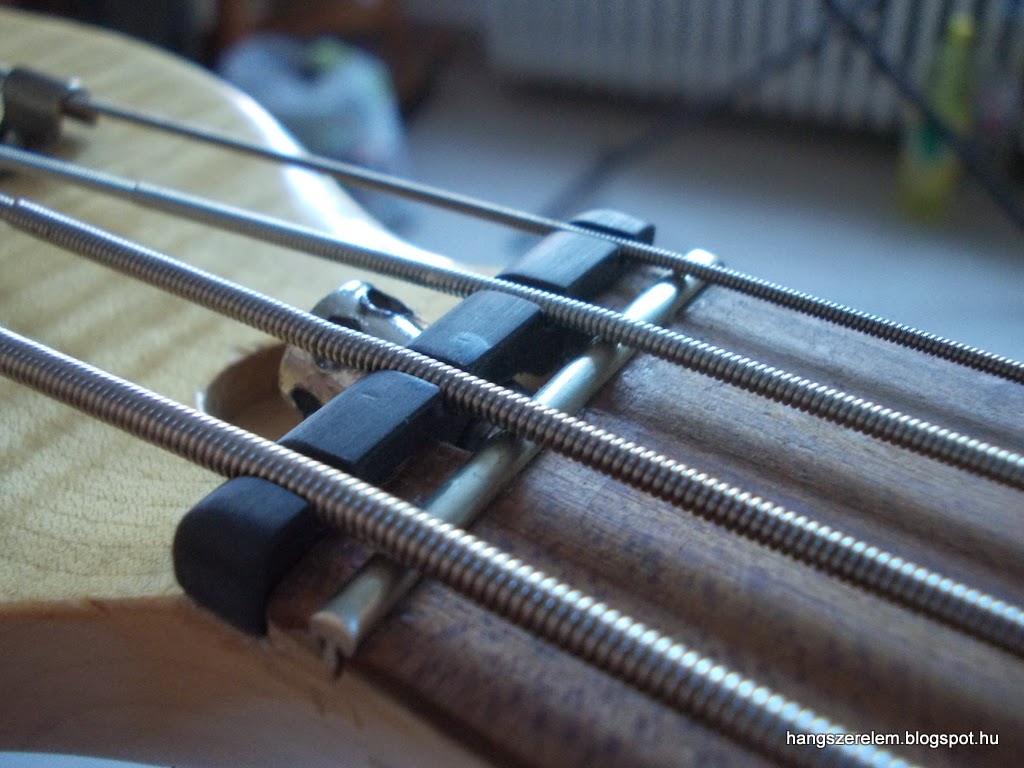 Jolana Disco Bass basszusgitár hangszerjavítás felsőnyereg