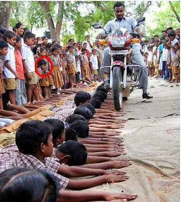 Foto-foto Penyiksaan Terhadap Kaum Muslimin Rohingya Myanmar Foto-foto Penyiksaan Terhadap Kaum Muslimin Rohingya Myanmar