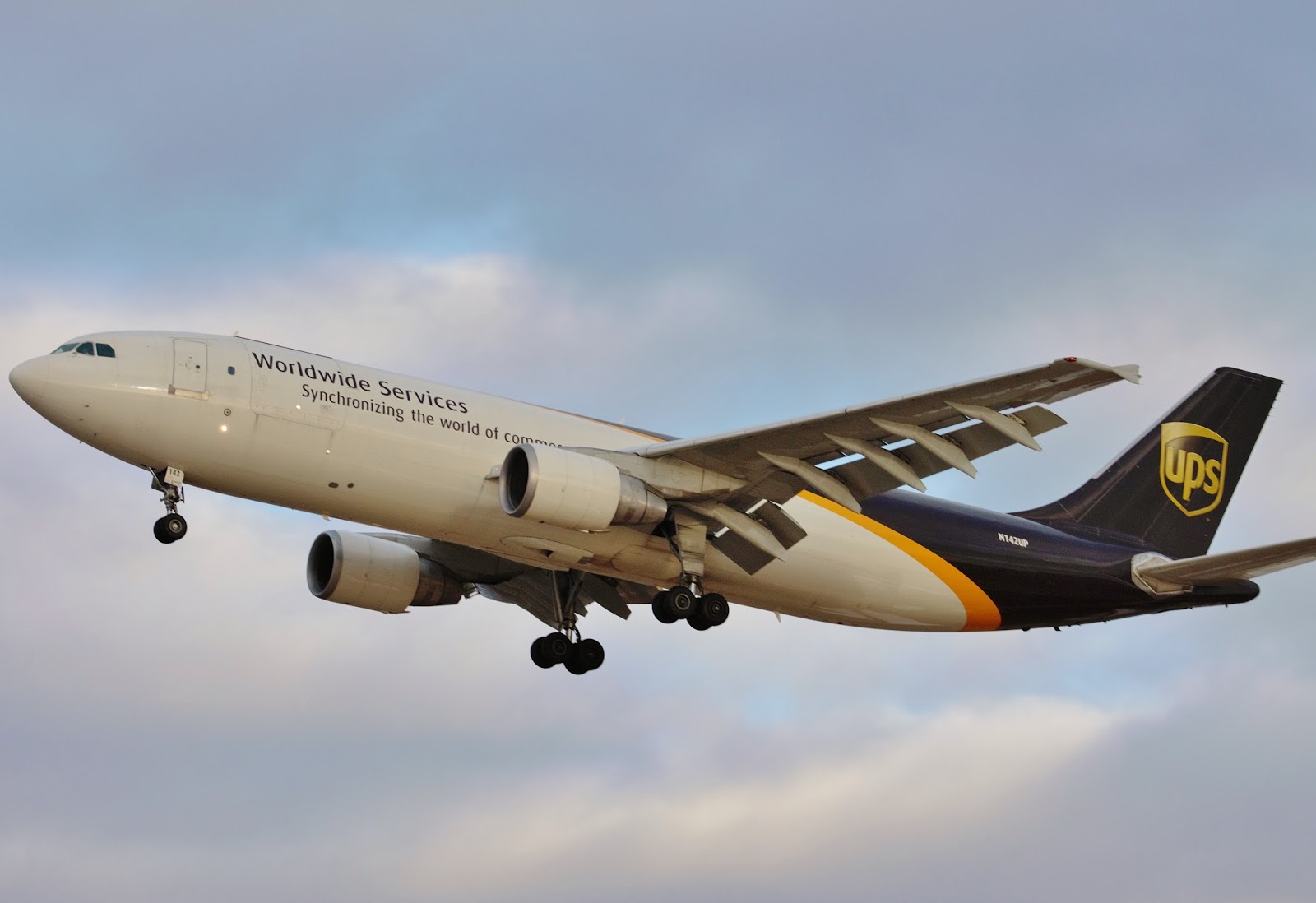 The News UNIT UPS cargo plane makes emergency landing in Sacramento