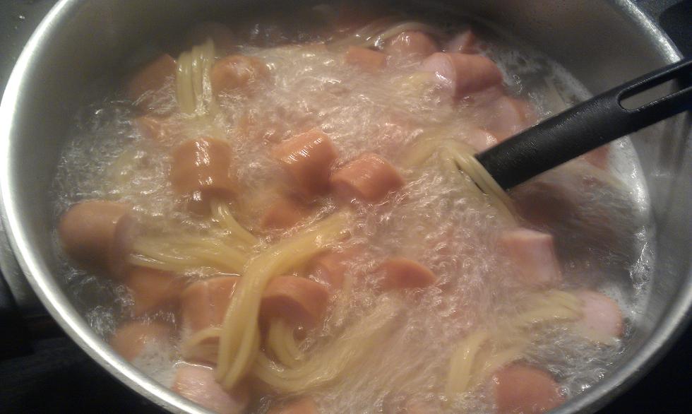 Livet i Rebelsig Jellyfish (eller bare spaghetti med pølser)