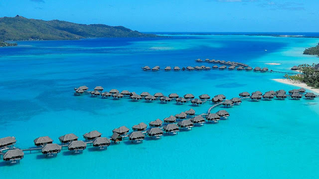 Four Seasons Hotel Bora Bora