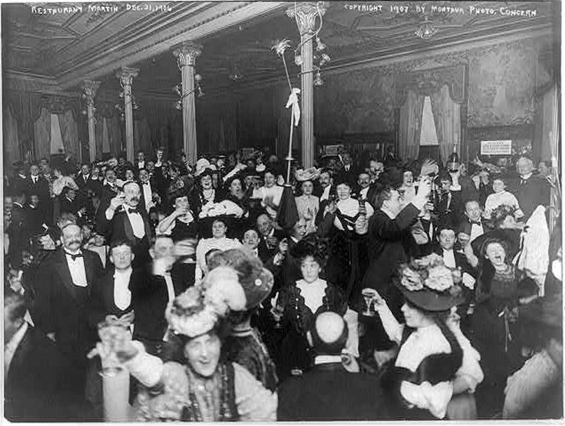 Vintage+Photos+Of+New+Year's+Eve+since+1876+(2).jpg