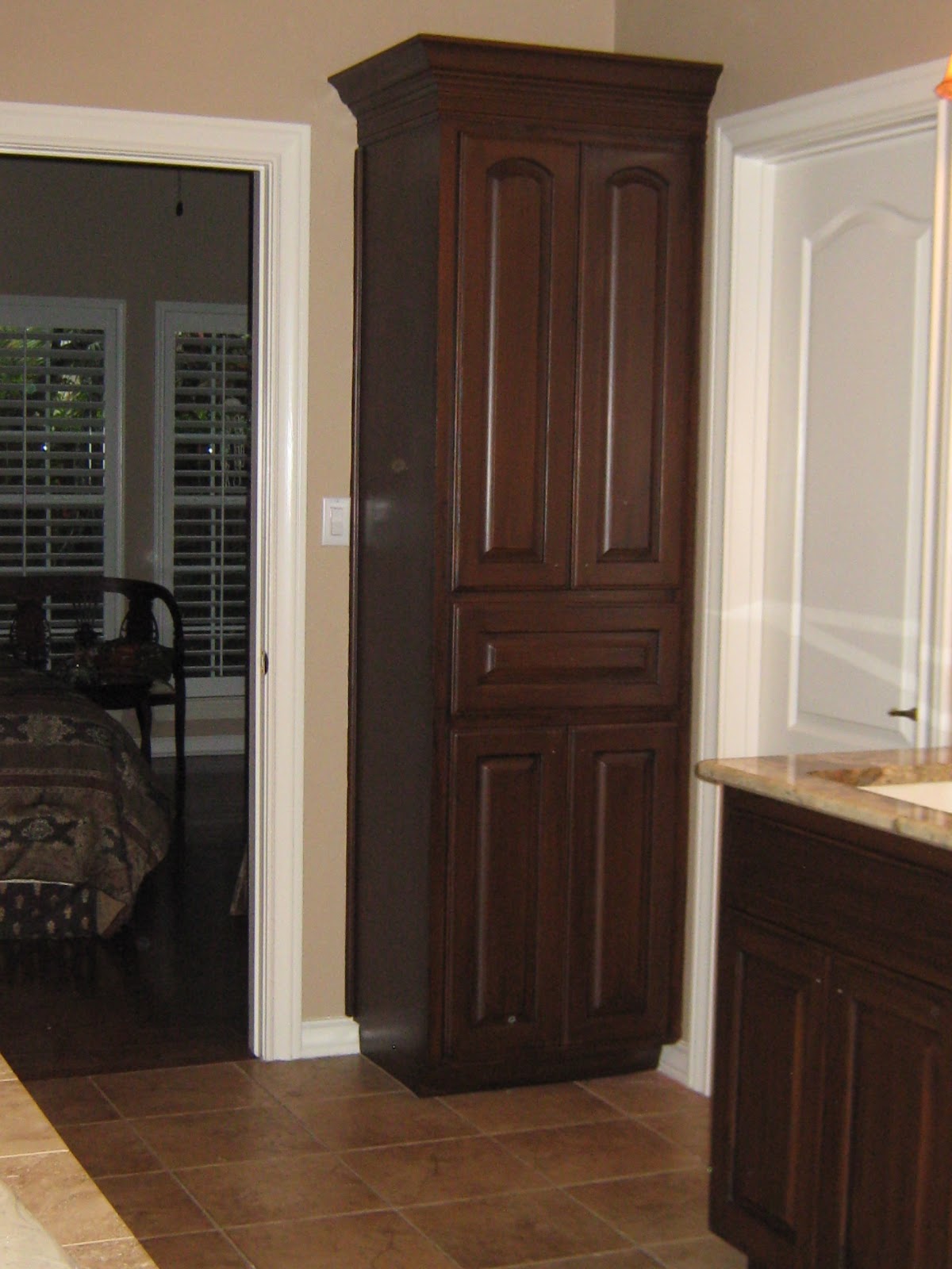 LYNDA BERGMAN DECORATIVE ARTISAN SPECIAL FINISH PAINTING WHITE