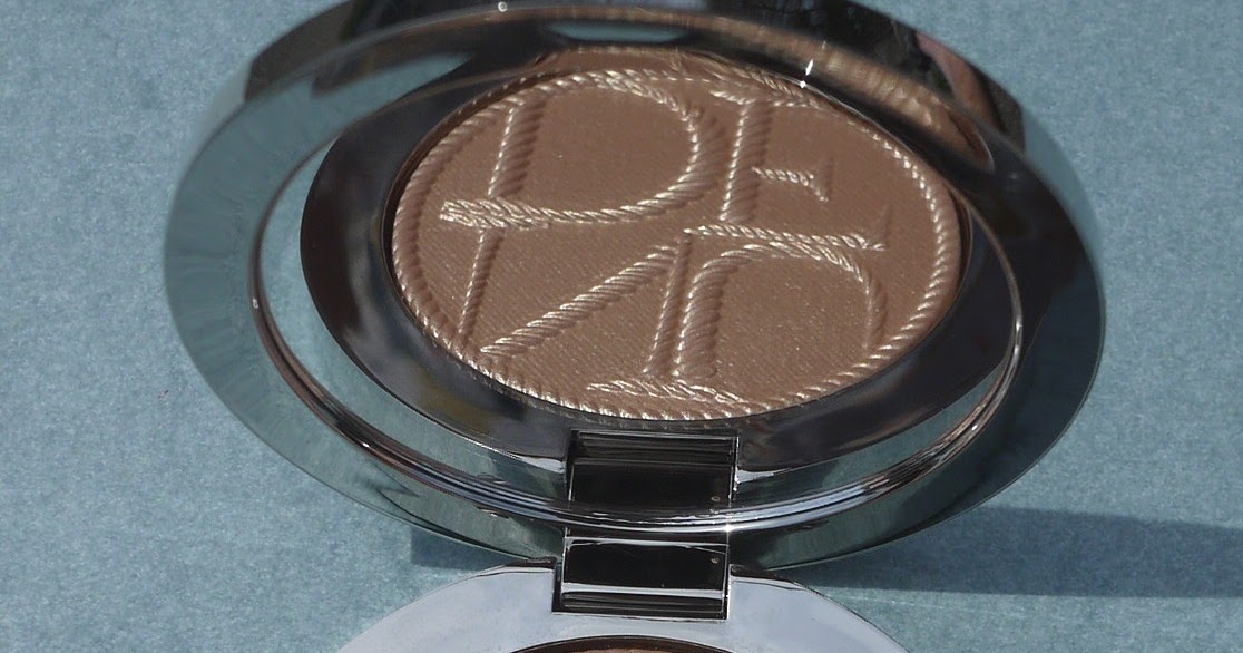 Best Things in Beauty Dior Voyage Tan Golden Shimmer Powder from the