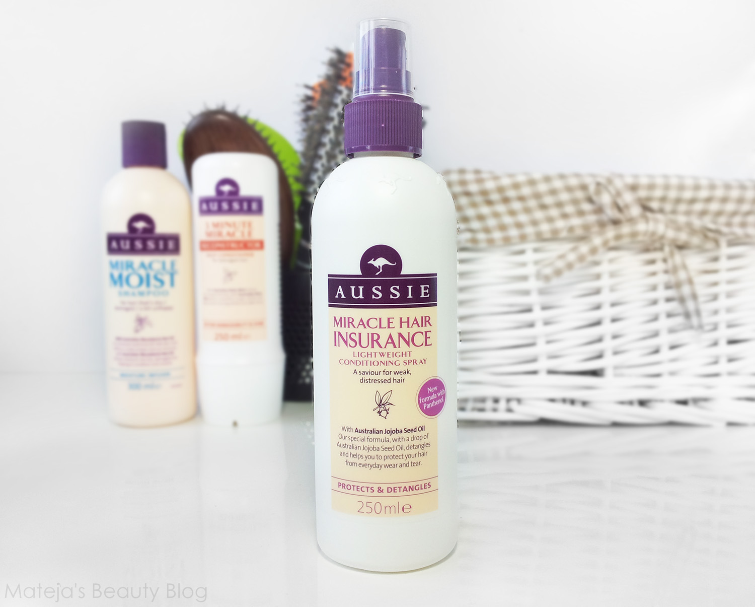 Aussie Miracle Hair Insurance Lightweight Conditioning Spray Mateja's Beauty Blog
