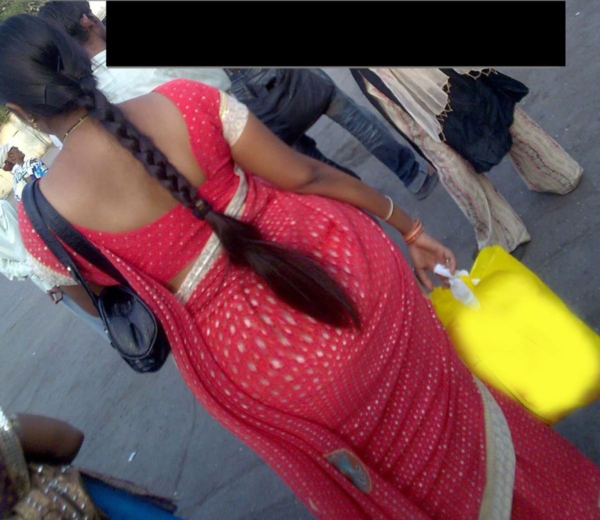 Saree girl naked HD pic | Girl selfie in low cut backless 