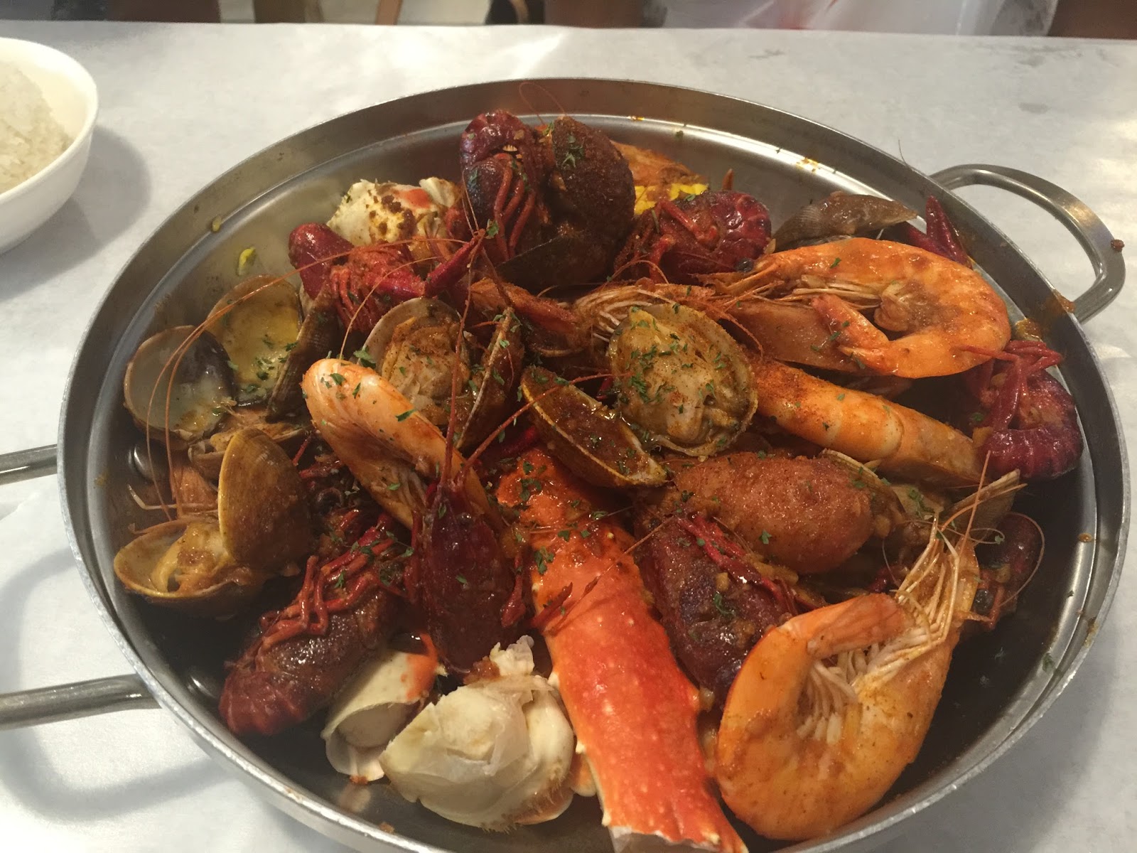 TASTE OF HAWAII CRAB BUCKET