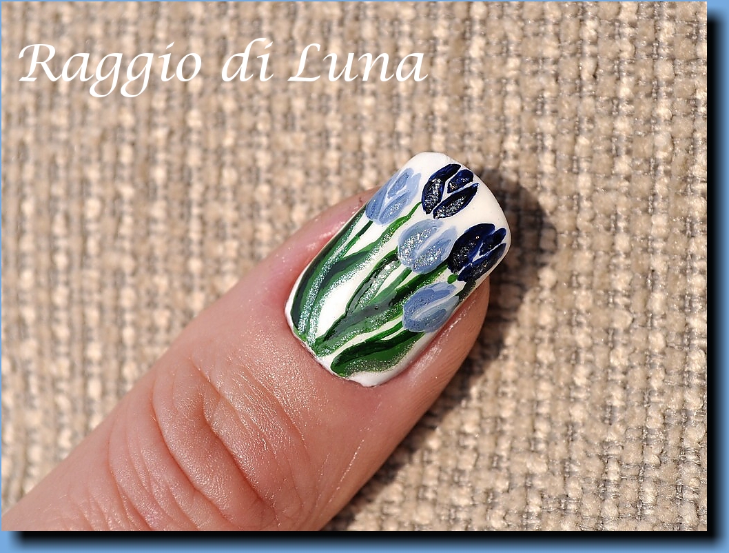 Raggio di Luna Nails Blue tulips