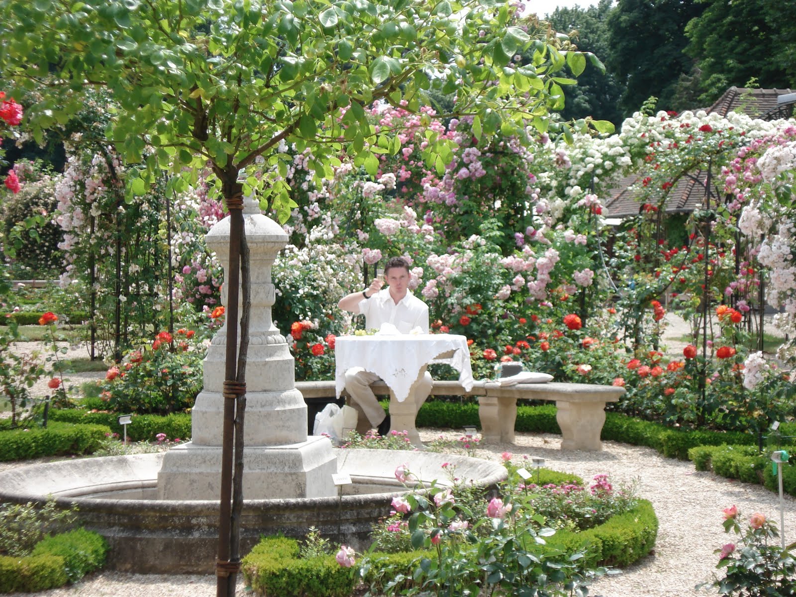 Most Beautiful Rose Gardens In The World french beauty mark: the rose garden at l'hay-les-roses paris Most Beautiful Rose Gardens In The World french beauty mark: the rose garden at l'hay-les-roses paris