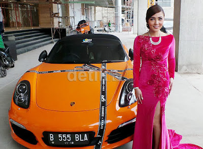 Deretan Mobil Mewah Artis Ternyata Berpelat Palsu (Bodong) 3 Deretan Mobil Mewah Artis Ternyata Berpelat Palsu (Bodong)