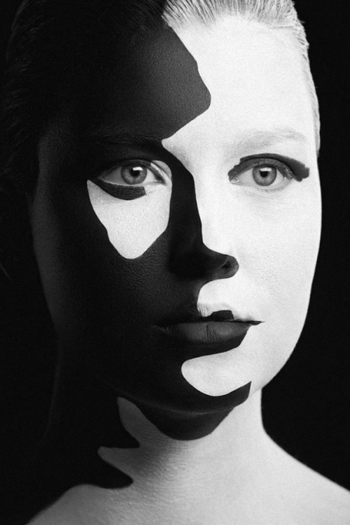 09-Alexander-Khokhlov-Black-&-White-Face-Painting-Photography