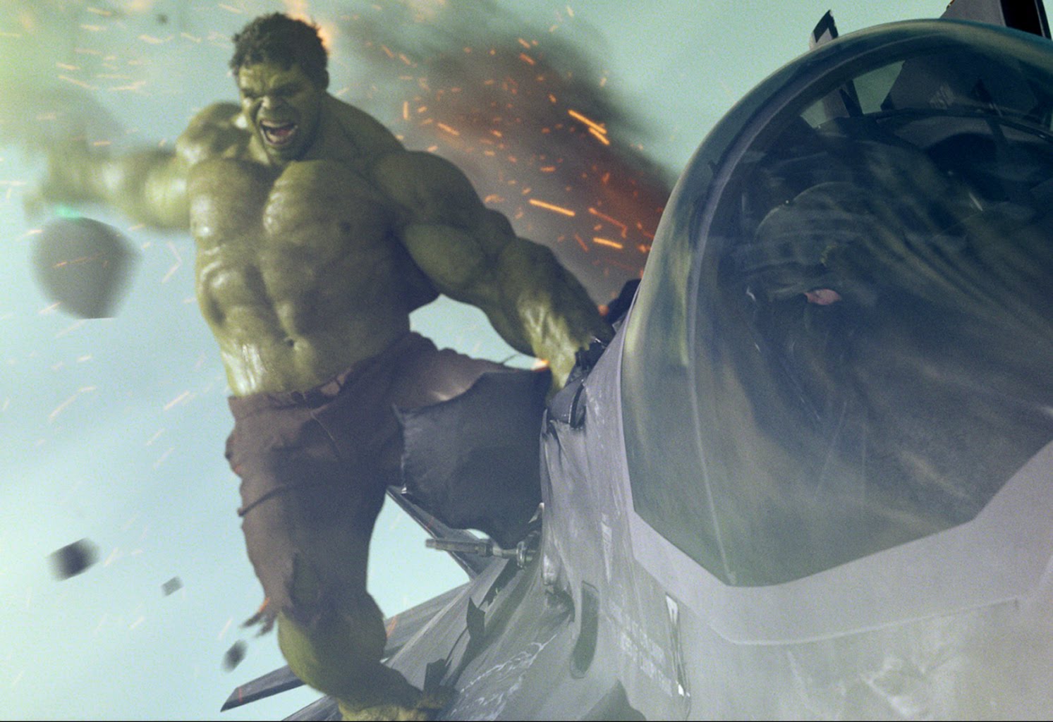http://4.bp.blogspot.com/-RT4Ko55MgOA/UFutKhHEIYI/AAAAAAAAEfM/pjTtolx8G_w/s1600/Marvel-The-Avengers-Movie-2012-HD-Wallpaper-The-Hulk-Bruce-Banner-53.jpg
