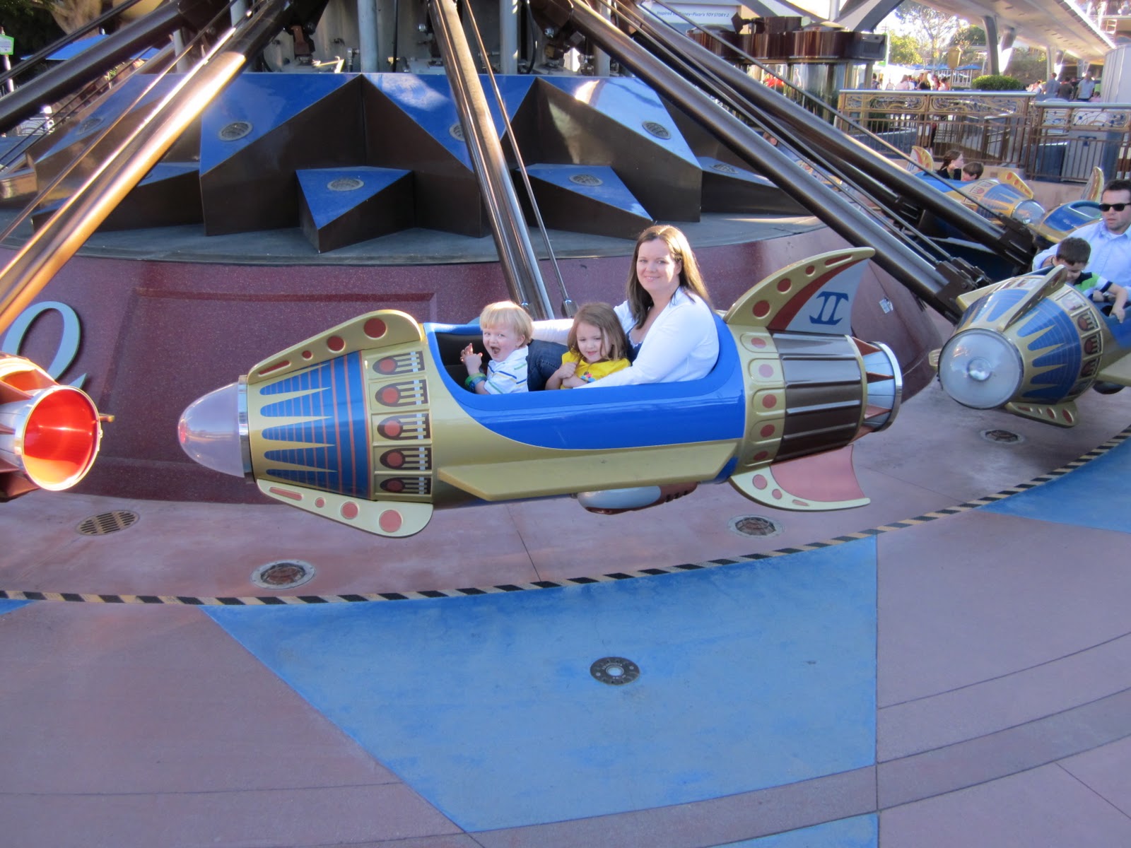 Enjoying Life With 4 Kids: Disneyland- Day 3, Rides