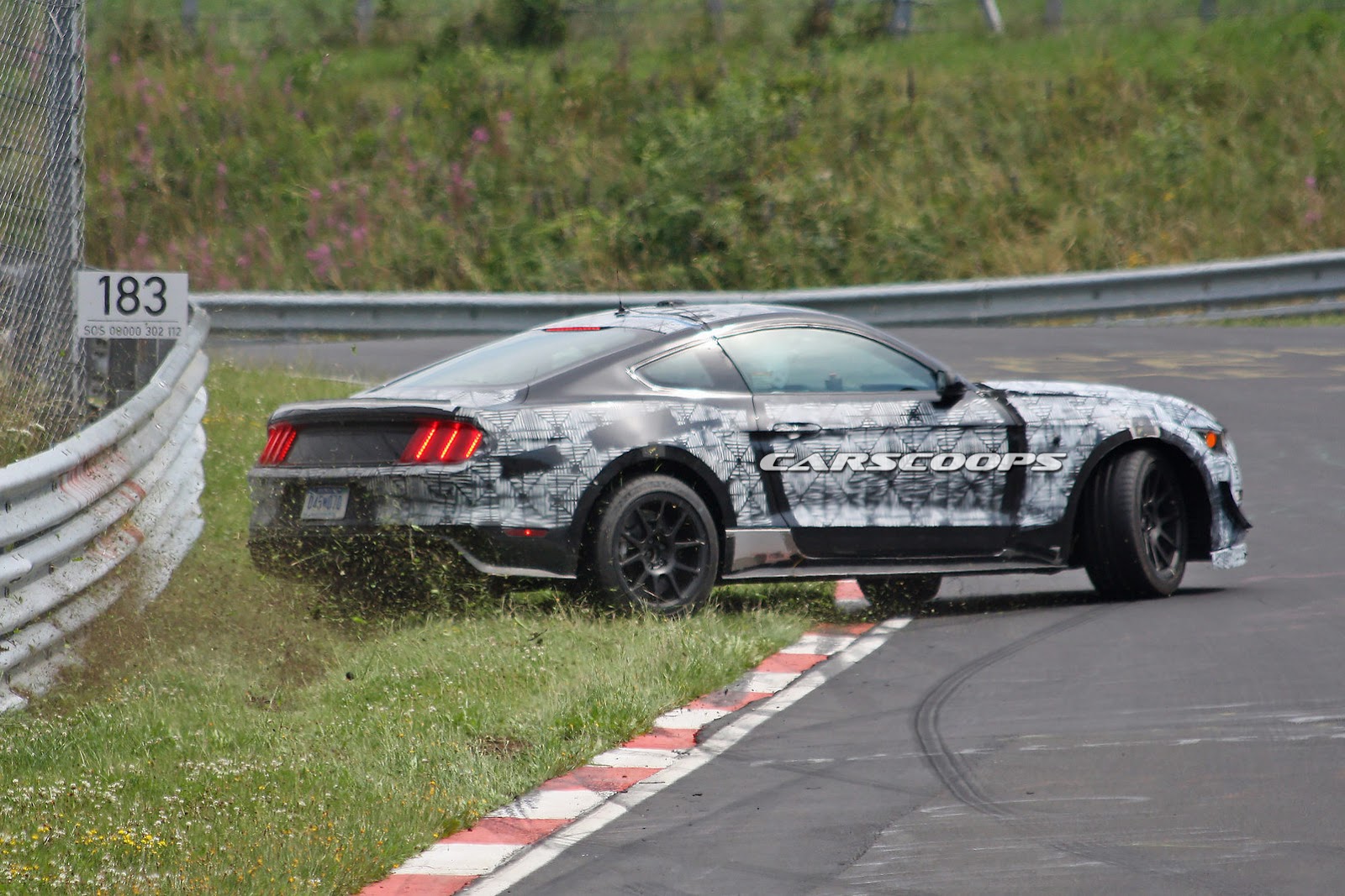 2016-Mustang-SVT-Spins-7.jpg