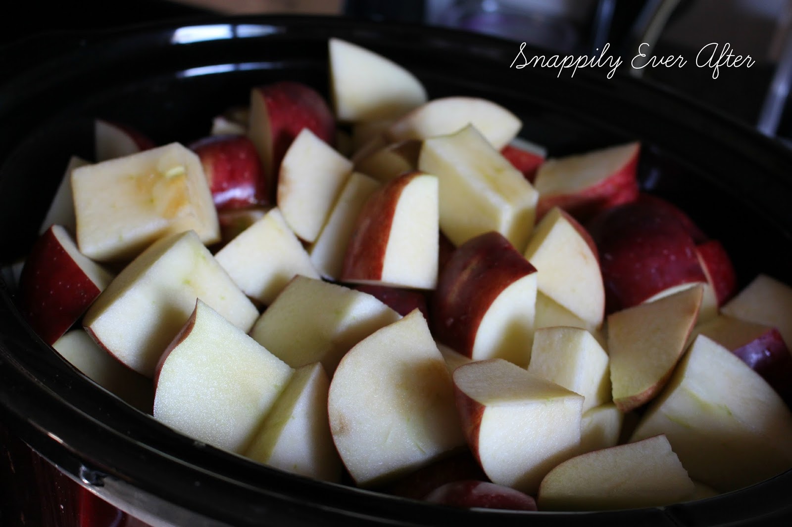 Snappily Ever After Slow Cooker Applesauce