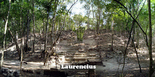 Makam-Suku-Maya_1 Makam-Pangeran-Suku-Maya_1