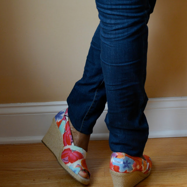 jeans with floral toms wedges