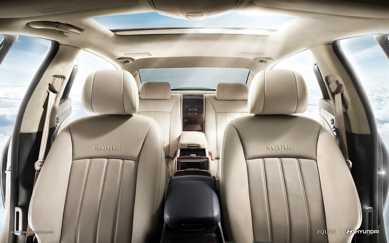 Equus_Hyundai_+2013_Wallpaper_Interior-rear-front-seats-sunroof.jpg