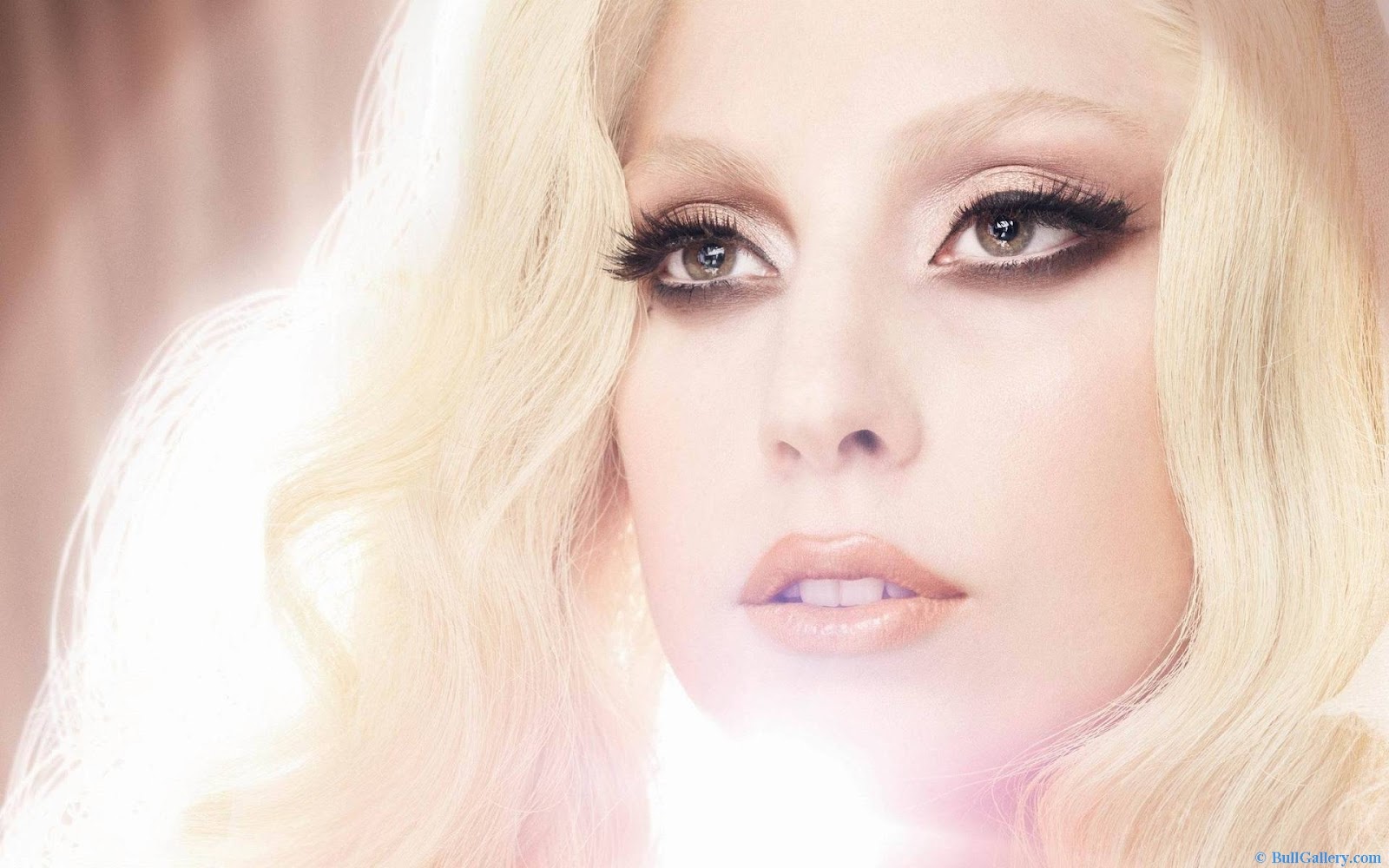 http://4.bp.blogspot.com/-RWzLvudbJAU/UGK2_MBXLbI/AAAAAAAAEs0/J3VMuUuMFvQ/s1600/lady-Gaga-High-Resolution-Pictures.jpg