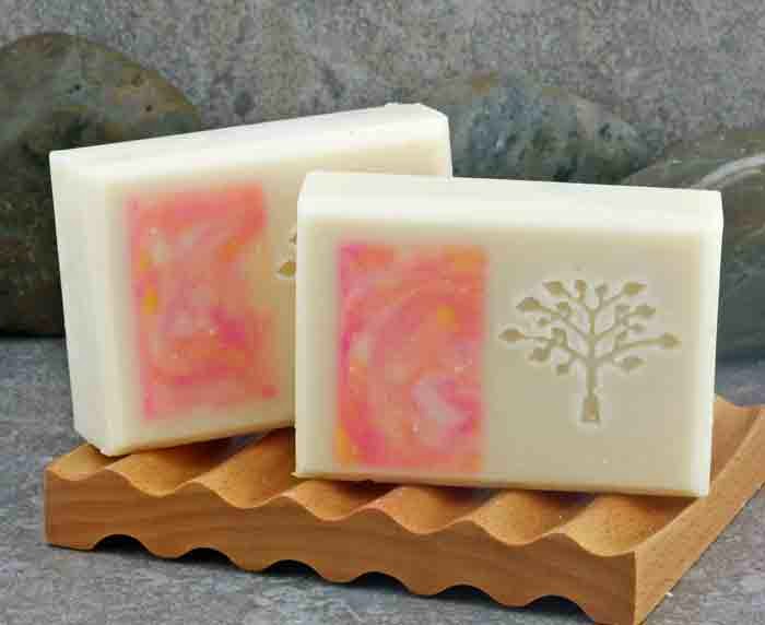 Alaiyna B. Bath and Body Creating Embeds in Individual Molds or Logs