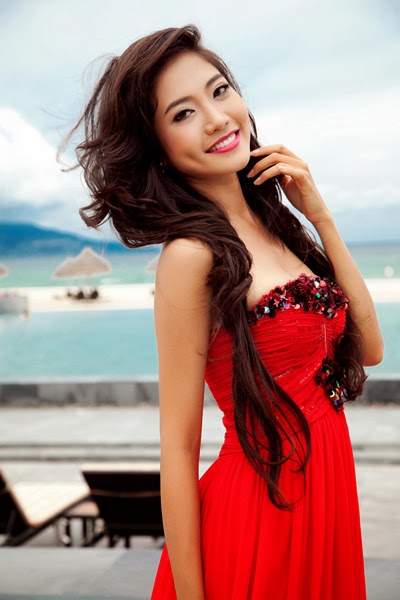 Người đẹp Hoa hậu Việt Nam khoe vài trần